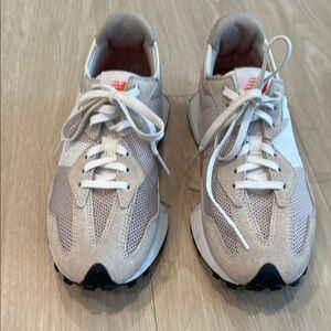 New Balance 327 Sneakers